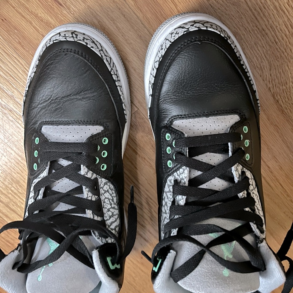 Mens size 9 Jordans.